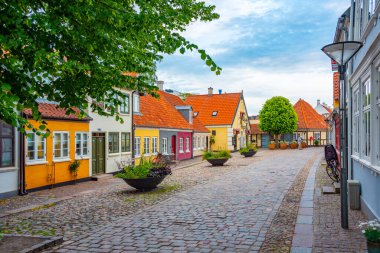 Danimarka, Odense 'nin merkezinde renkli bir cadde..