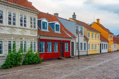 Danimarka, Odense 'nin merkezinde renkli bir cadde..