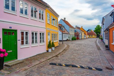 Danimarka, Odense 'nin merkezinde renkli bir cadde..