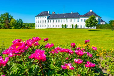 Danimarka 'daki Grasten Sarayı' nda güneşli bir gün