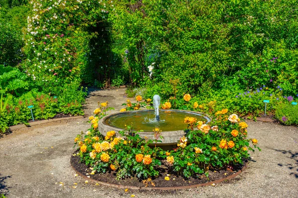 Jardins Egeskov Slot Visto Durante Dia Ensolarado Dinamarca — Fotografia de Stock
