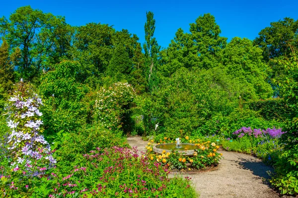 Zahrady Egeskově Štěrbině Během Slunečného Dne Dánsku — Stock fotografie