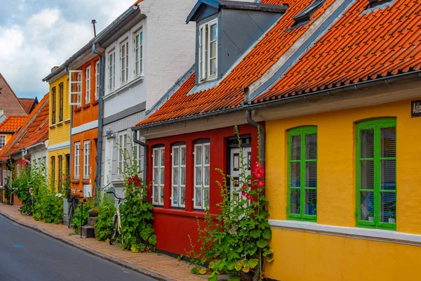 デンマークの街のカラフルな通り Faaborg — ストック写真