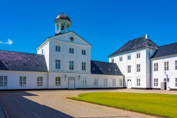 Słoneczny Dzień Grasten Palace Danii — Zdjęcie stockowe