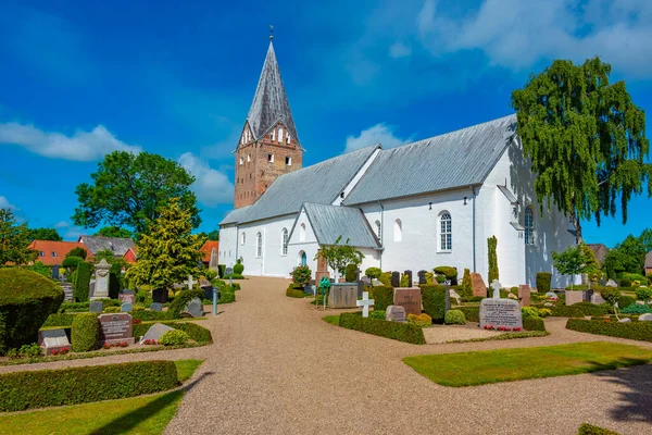 丹麦Mogeltonder Kirke的观点 — 图库照片