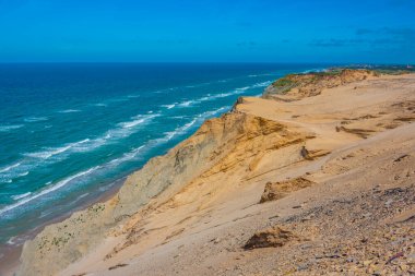 Danimarka 'daki Rubjerg Knude deniz fenerinde Sandy uçurumları.