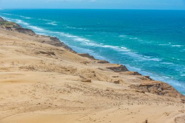 Danimarka 'daki Rubjerg Knude deniz fenerinde Sandy uçurumları.