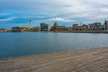 Dokk1 binası ve Aarhus, Danimarka 'daki Toldboden evi.