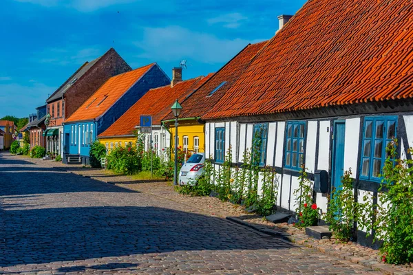 デンマークの街のカラフルな通り Ebeltoft — ストック写真