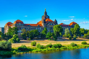 Almanya, Dresden 'deki Sakson devlet hükümeti.