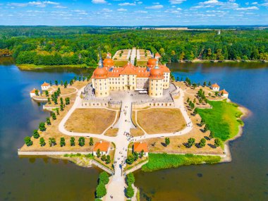 Almanya 'daki Moritzburg Kalesi Panorama Manzarası.