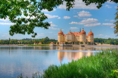Almanya 'daki Moritzburg Kalesi Panorama Manzarası.