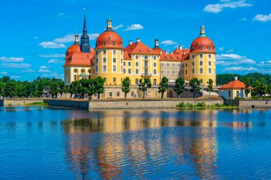 Almanya 'daki Moritzburg Kalesi Panorama Manzarası.