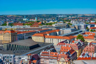 Alman kasabası Dresden 'in çatıları.