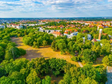 Leipzig, Almanya 'da bir yerleşim bölgesinin havadan görüntüsü.