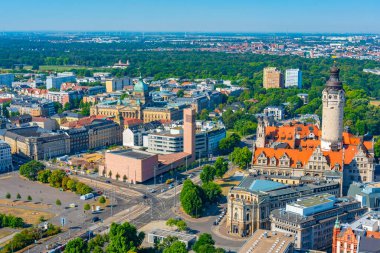 Almanya 'nın Leipzig kentindeki yeni belediye binasının panorama manzarası.