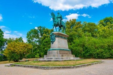 Herzog Ernst II 'nin binicilik heykeli. Coburg, Almanya 'da.