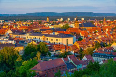 Alman şehri Bamberg 'in günbatımı manzarası.