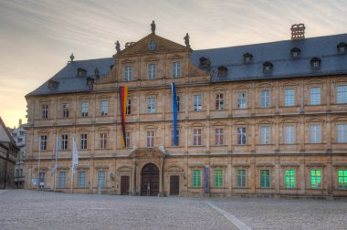 Almanya 'nın Bamberg kentindeki Neue Residenz sarayının günbatımı manzarası.