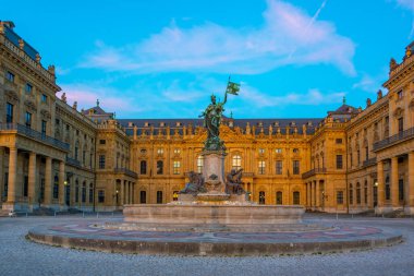 Almanya 'da Wurzburger Konutu' nda günbatımı.