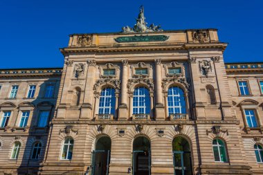 Almanca Wurzburg Üniversitesi 'nin ana binası..