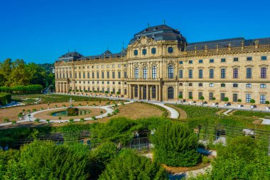 Almanya 'daki Wurzburger Konağı' nda bahçeler.