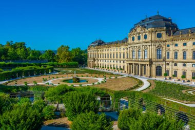 Almanya 'daki Wurzburger Konağı' nda bahçeler.