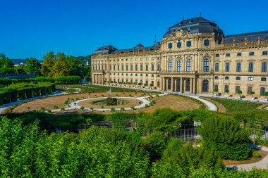 Almanya 'daki Wurzburger Konağı' nda bahçeler.