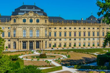 Almanya 'daki Wurzburger Konağı' nda bahçeler.