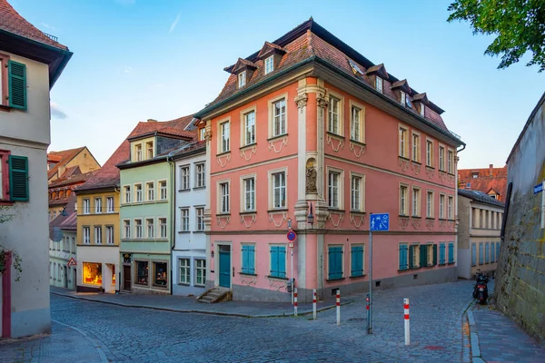 Tramonto Una Strada Nel Centro Storico Della Città Tedesca Bamberga — Foto Stock