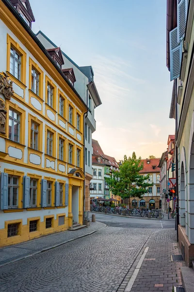Pôr Sol Sobre Uma Rua Cidade Velha Cidade Alemã Bamberg — Fotografia de Stock