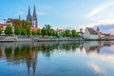 Almanya 'daki eski Regensburg şehrinin manzarası.