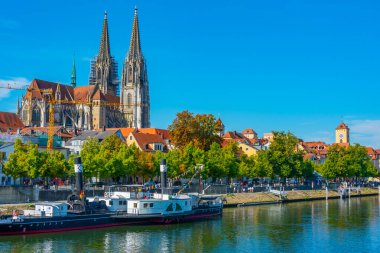 Almanya 'daki eski Regensburg şehrinin manzarası.