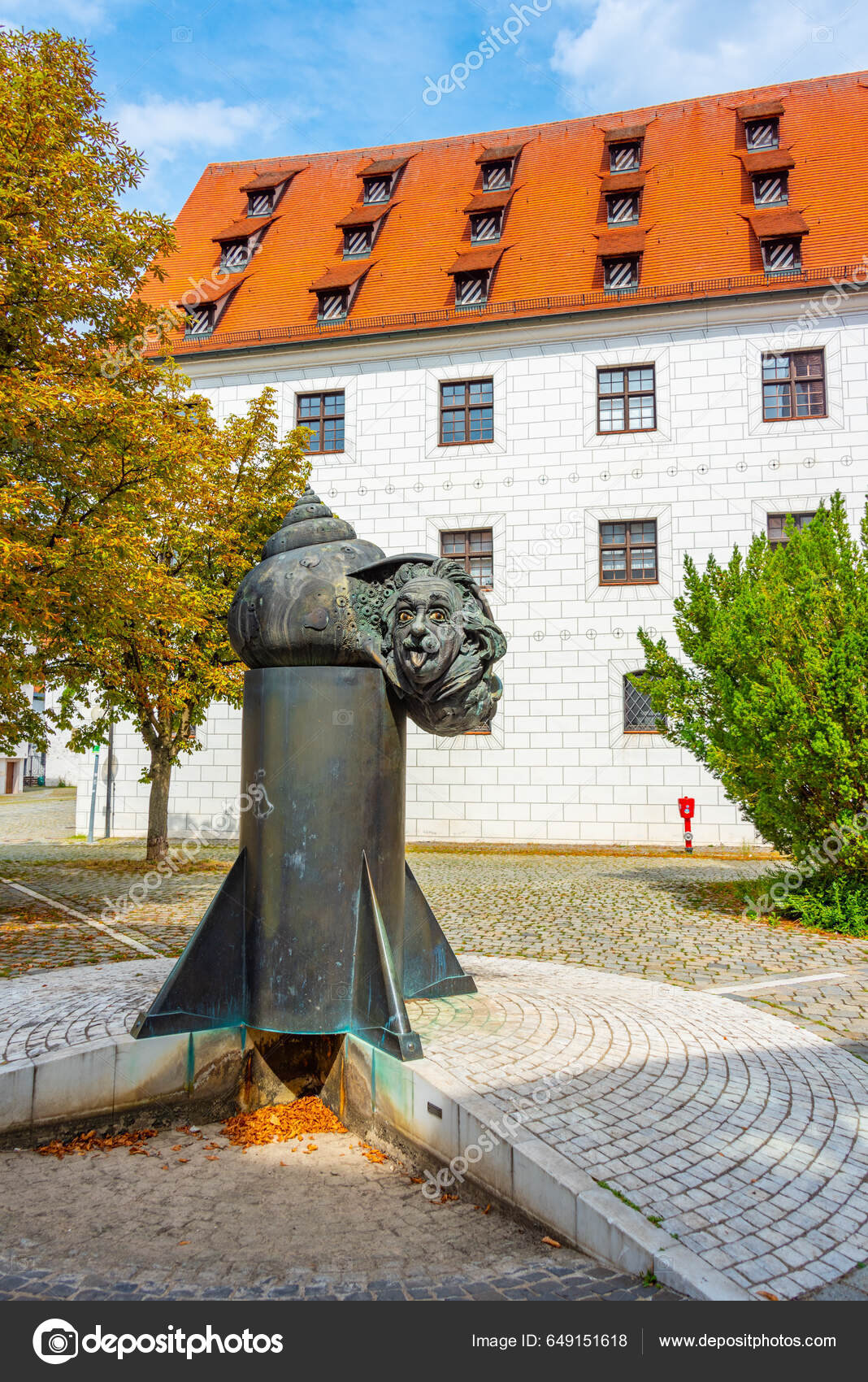 Albert Einsteins Minne Ulm – redaksjonelt stockfoto © Dudlajzov #649151618, image size:1068x1700