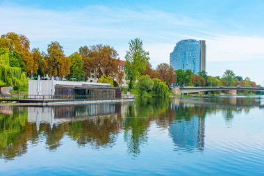 Almanya 'nın Ulm kasabasında Tuna' nın Riverside 'ında.