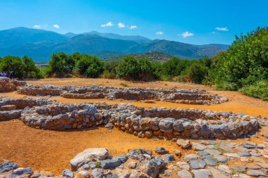 Yunanistan 'ın Girit adasındaki Malia Sarayı Arkeoloji Alanı' ndaki harabeler.