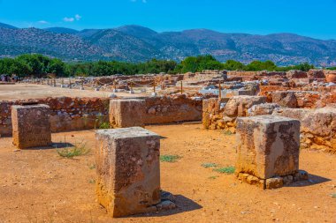 Yunanistan 'ın Girit adasındaki Malia Sarayı Arkeoloji Alanı' ndaki harabeler.