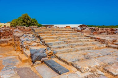 Yunanistan 'ın Girit adasındaki Malia Sarayı Arkeoloji Alanı' ndaki harabeler.