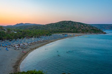 Yunanistan 'ın Girit kentindeki Vai plajında gün batımı.