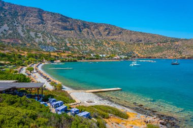 Yunanistan 'ın Girit adasındaki Plaka köyünde sahil.