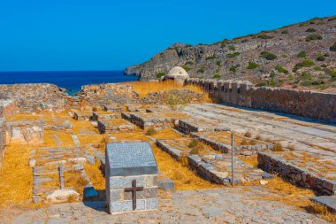 Yunan adası Girit 'te Agios Georgios Spinalonga Kilisesi.