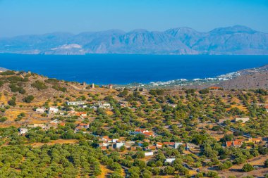 Yunanistan 'ın Girit kentindeki Kato Pine köyünün Panorama manzarası.