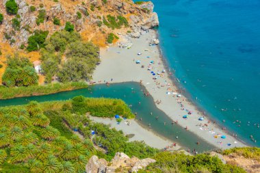 Yunan adası Girit 'teki Preveli plajının Panorama manzarası.