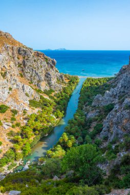 Yunan adası Girit 'teki Preveli plajının Panorama manzarası.