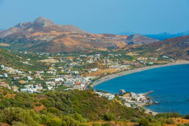 Girit adasındaki Yunan Plakias kentinin Panorama manzarası.