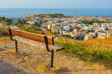 Girit adasındaki Yunan kenti Rethimno 'nun Panorama manzarası.