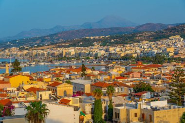 Yunan kenti Rethimno 'nun Girit adasındaki sahil manzarası.