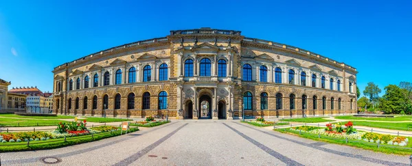 Palacio Zwinger Visto Durante Día Dresde Alemania —  Fotos de Stock