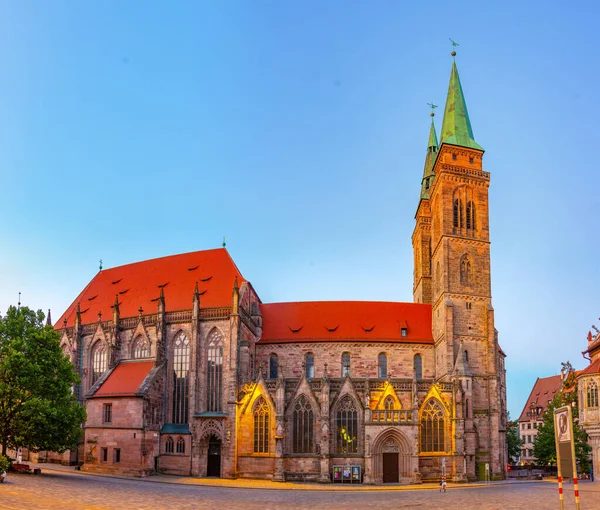 Soluppgången Utsikt Över Sankt Sebaldus Kyrka Nurnberg Tyskland — Stockfoto