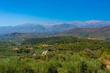 Yunan adası Girit 'in Hilly kırsalı.